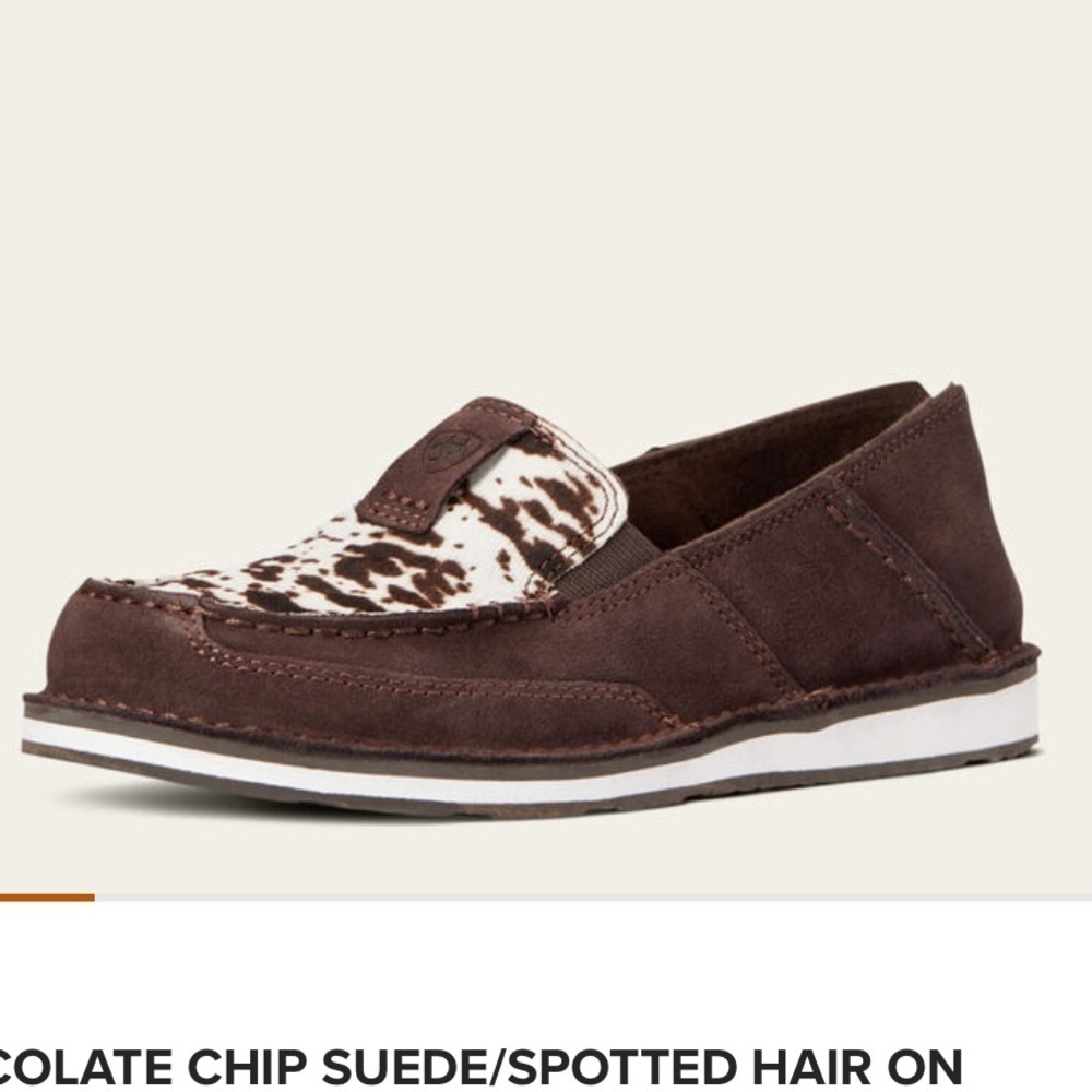 ARIAT- CHOCOLATE CHIP SUEDE/SPOTTED HAIR ON cruiser- size 7.5